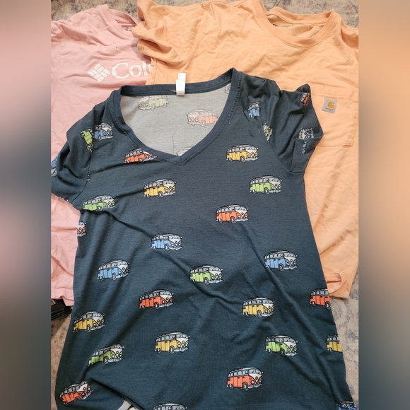 Multiple T shirt Bundle: Columbia, Carrhart, Lularoe, etc - Picture 4 of 6